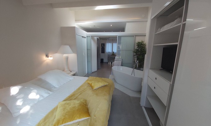 Vedene Apartment | At Paula ❣️