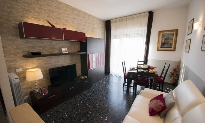 Ex Campo d'Aviazione Apartment | at Simone's house in Viareggio (apt. & beach!)