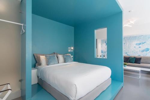 Monastiraki Apartment | Athens Color Cube