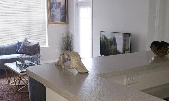 Church Street Apartment | Atlanta peacen