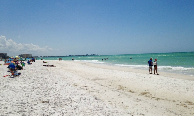 The Meadows Condo | Attention Snow Birds! First Floor Sarasota Condo in The Meadows