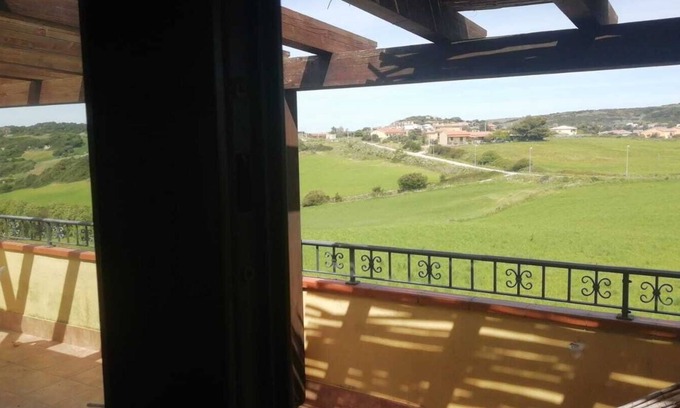 Tergu House | Attico con Grande Terrazza in Zona Tranquilla a Soli 5 Minuti dal Mare