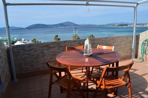 Pivarada Apartment | Attico fronte mare con wifi e canali satellitari