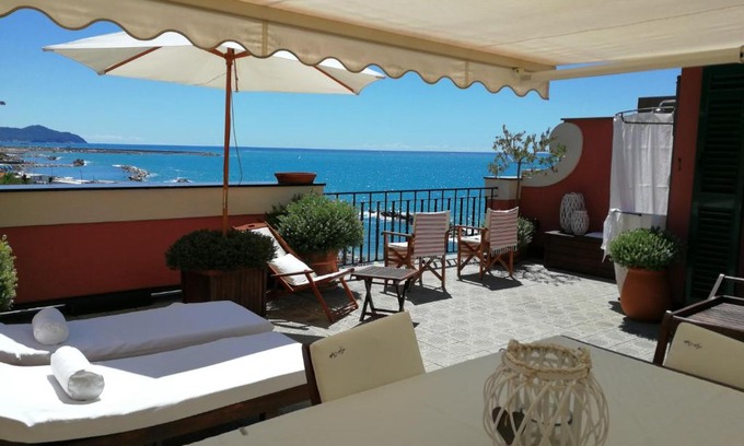 Chiavari Apartment | Attico in Villa