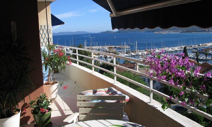 Le Lavandou Apartment | Attractive fully equipped apartment, sea views, close to beach and town center