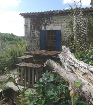 Bouteilles-Saint-Sebastien House | au bout du chemin