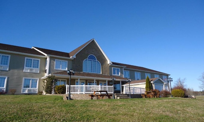 Bouctouche Hotel | Auberge Bouctouche Inn & Suites