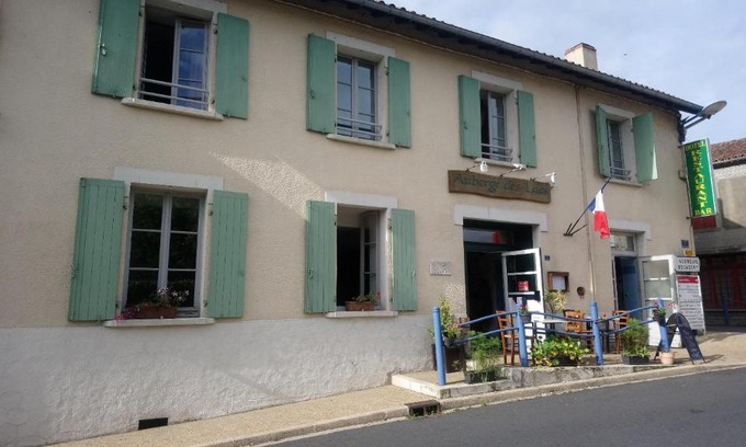 Massignac Hotel | Auberge des lacs