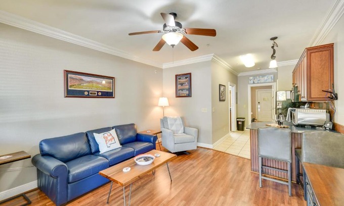 Auburn Apartment | Auburn Retreat with Balcony - Walk to Campus!