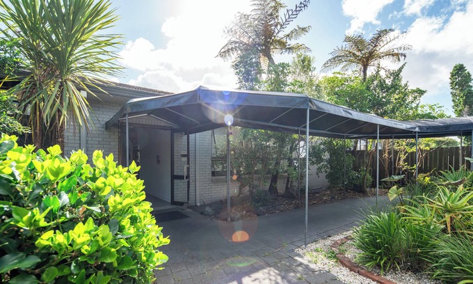 Mangere Hotel | Auckland Airport Easy Hotel