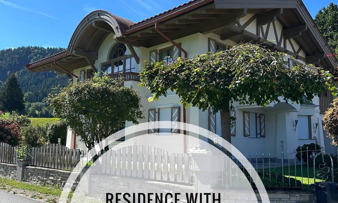 Hallerndorf Apartment | Auhäusl Residence for 6 with private Sauna & Garden