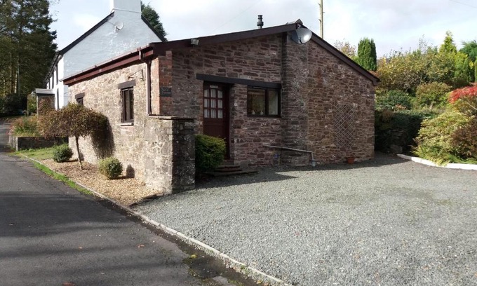 Trecastle House | Auld Ffynnon