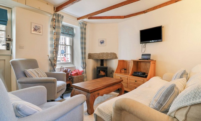 Port Isaac House | AUNT DORA'S, pet friendly, character holiday cottage in Port Isaac