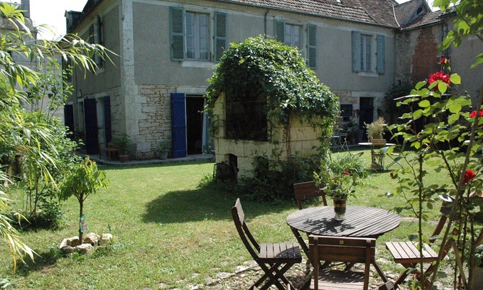 Cubjac House | Authentic cottage 4/5 p. domain Le Nid des Oiseaux 15-16th C in hart of village