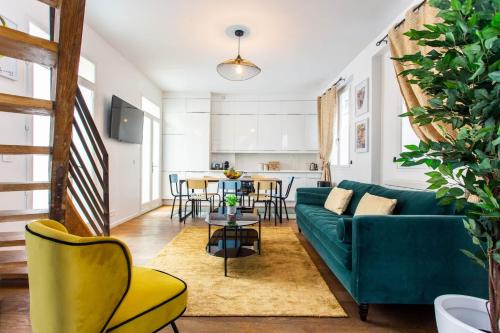 Quartier de Rochechouart Apartment | Authentic apartment - 4BR-10P - Moulin Rouge