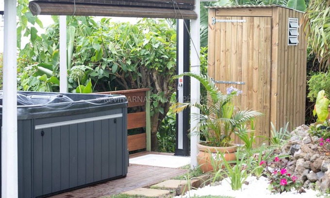 Les Avirons Bed & Breakfast | Authentic Creole Room in Les Avirons