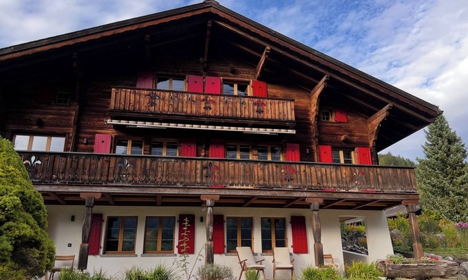 Grindelwald Ski Chalet | Authentic, luxuriously renovated Chalet rented as a whole (air-conditioning)
