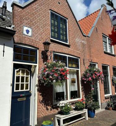 Naaldwijk House | Authentiek Verblijf in het Hart van het Westland