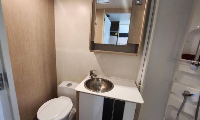 Montcada I Reixac House | Autocaravana Para 6 Plazas