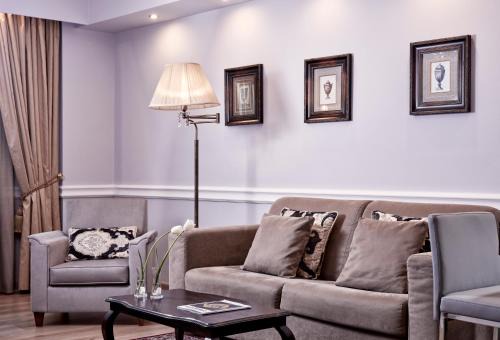 Plaka Hotel | Ava Hotel and Suites