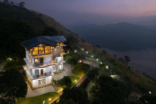 Udumbanchola Hotel | Avadale Idukki - Stag Groups Not Allowed