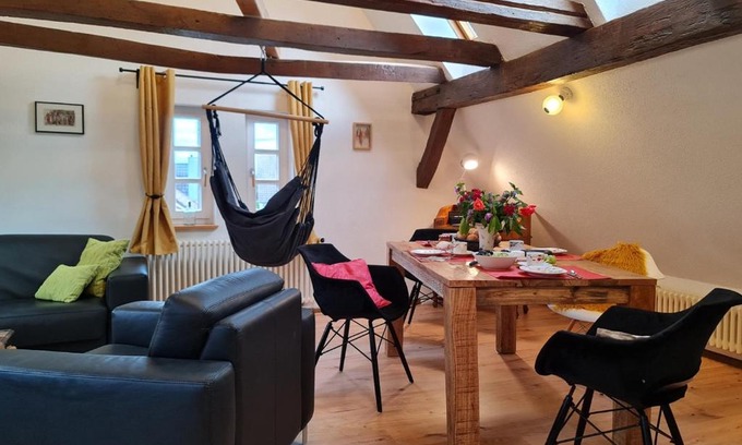 Kandel Apartment | AVAHOME: Haus für 16, WLAN, Parkplätze, Netflix, Nespresso