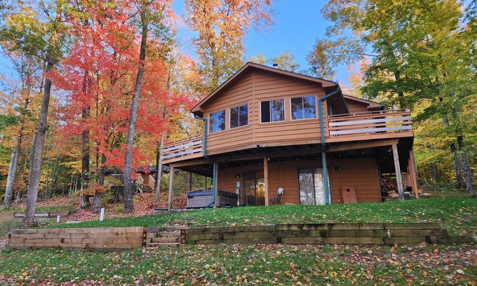 Hayward Ski Chalet | Available Christmas!-Hot Tub, EV, 2 Kings