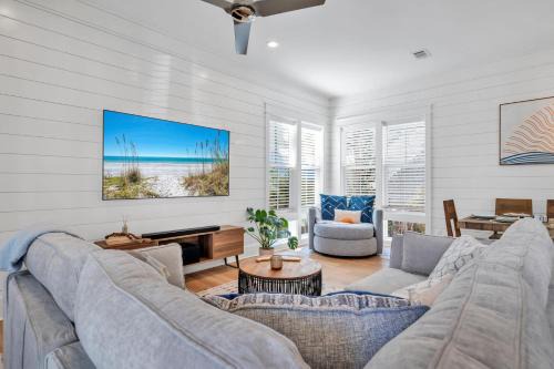 Lakeside at Blue Mountain Beach House | Available for Season! Pinkie Preferred Property - Solaris