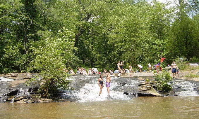 Westminster Cabin | Avalon at Lake Hartwell...family reunions, clemson football, weddings, frat parties