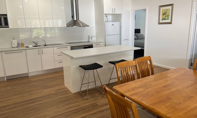 Beresfield Villa | AVALON REST THORNTONn2 Bedroom Apartment in Tranquil Location