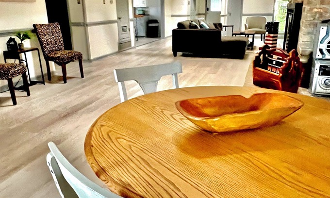 Lake Charles House | Averys Loft, near Casino’s, Mcneese, Plants