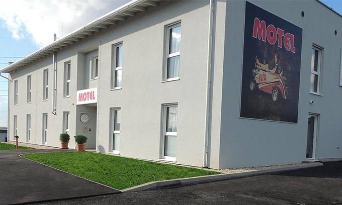 Bisamberg Bed & Breakfast | AVIA Motel Bisamberg