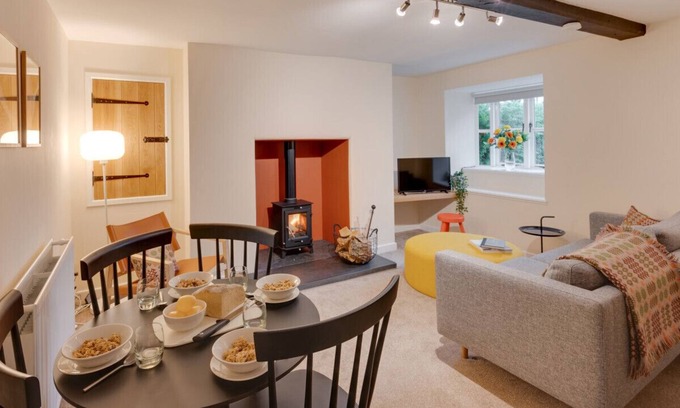 Pentre-Foelas House | Awen Foelas - Two Bedroom House, Sleeps 4