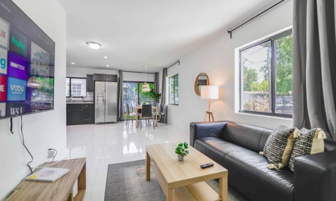 West Little River House | Awesome Duplex 3 Bedrooms 2 bathrooms