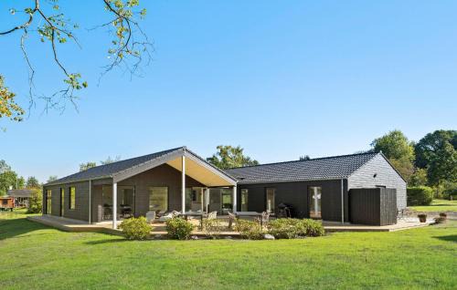 Farvang House | Awesome Home In Fårvang With Sauna