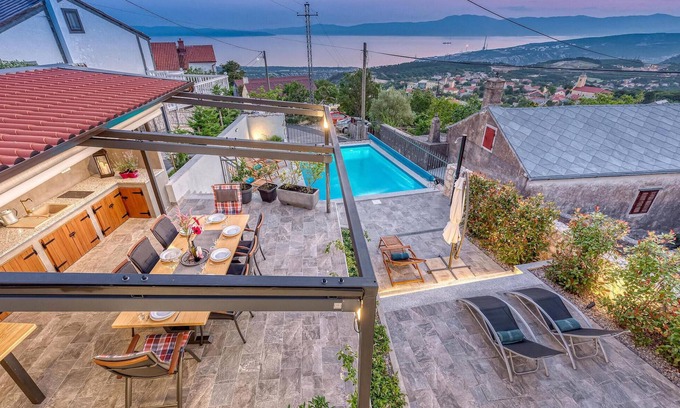 Hreljin House | Awesome home in Hreljin with sauna