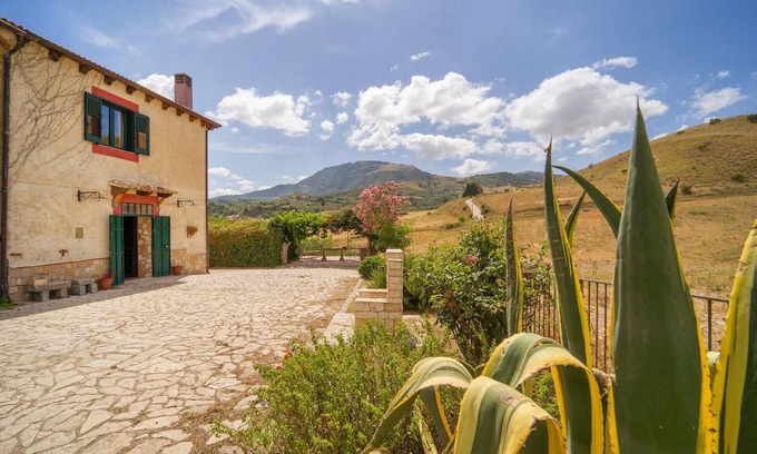 Palazzo Adriano House | Awesome home in Palazzo Adriano