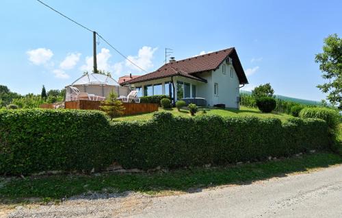 Ivanec House | Awesome Home In Ivanec With Wi-Fi