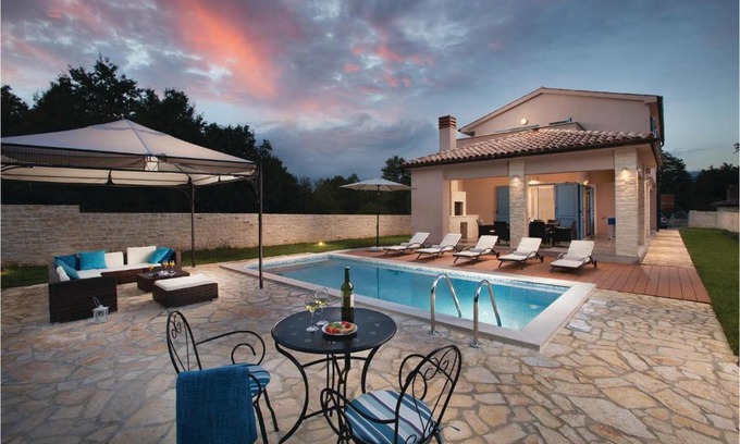 Boljevici House | Awesome Home In Krsan With Wifi