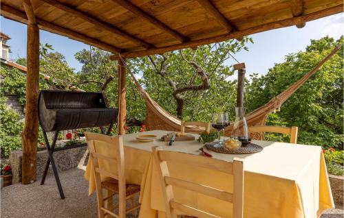 Macchino House | Awesome Home In Macchino With Kitchen