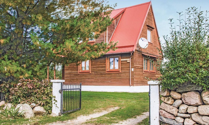 Mragowo House | Awesome home in Mragowo with kitchen