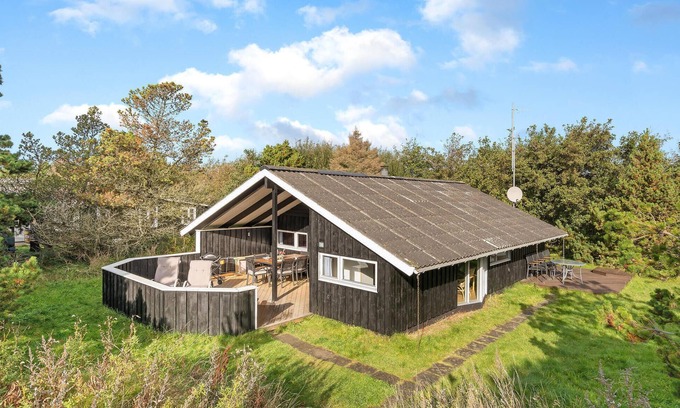 Grærup Strand House | Awesome home in Oksbøl with sauna