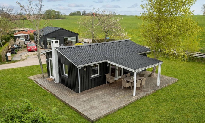 Ronde House | Awesome home in Rønde with WiFi