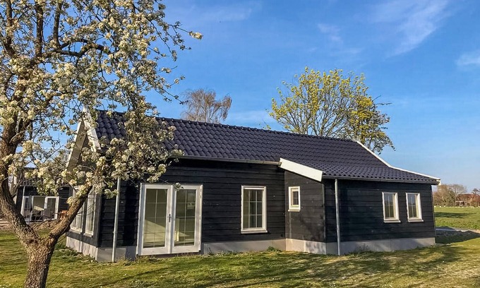 Zwanegat House | Awesome home in Strijen with WiFi