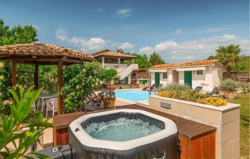 Krsan House | Awesome Home In Zatka