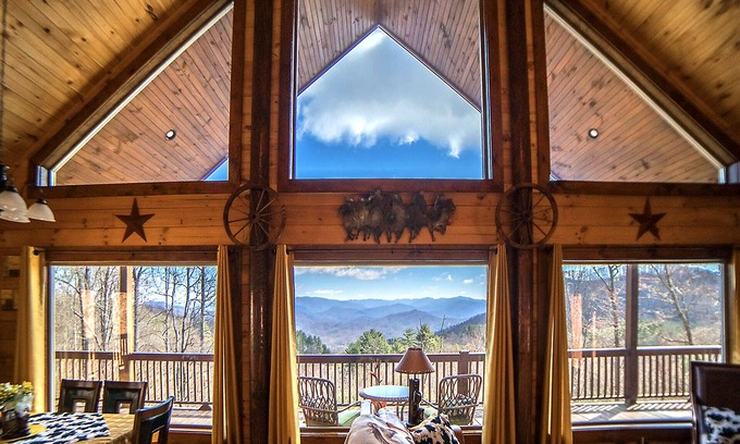 Almond Cabin | Awesome long range views of Smoky Mts., minutes to NOC, Tsali, and Lake Fontana