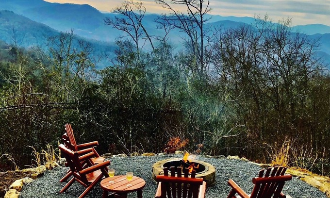 Bryson City Cabin | Awesome Views at High Elevations - 1 bedroom with King bed, 3 bath cabin
