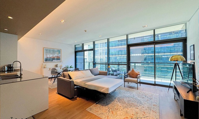 Al Wasl Apartment | Aya - Sophisticated 1BR Apartment in CityWalk with Views