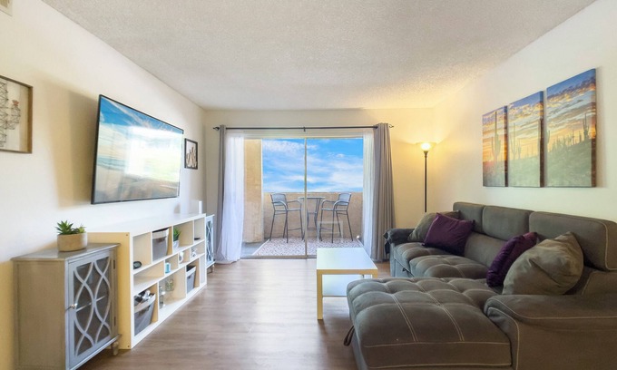 Tempe Condo | AZ Sunset-PRIME location-Tempe-Mesa-Phoenix-Close to Freeways- King Bed!