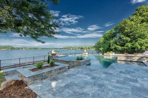Lake Norman of Catawba House | Azalea Retreat by AvantStay Sleeps 34 Pool